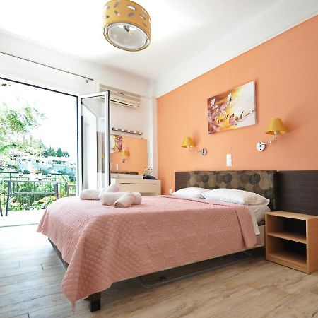 Dolphin Apartments 帕莱欧卡斯提撒 外观 照片