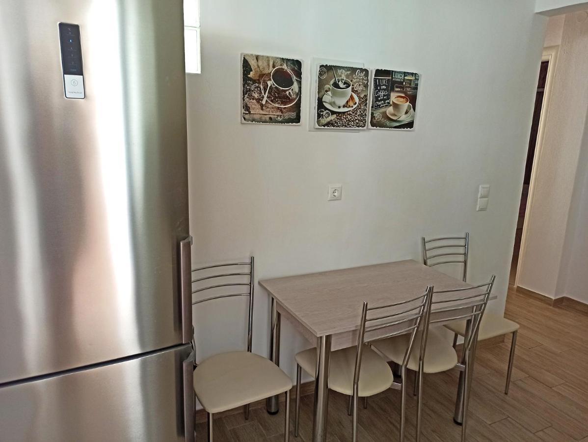 Dolphin Apartments 帕莱欧卡斯提撒 外观 照片