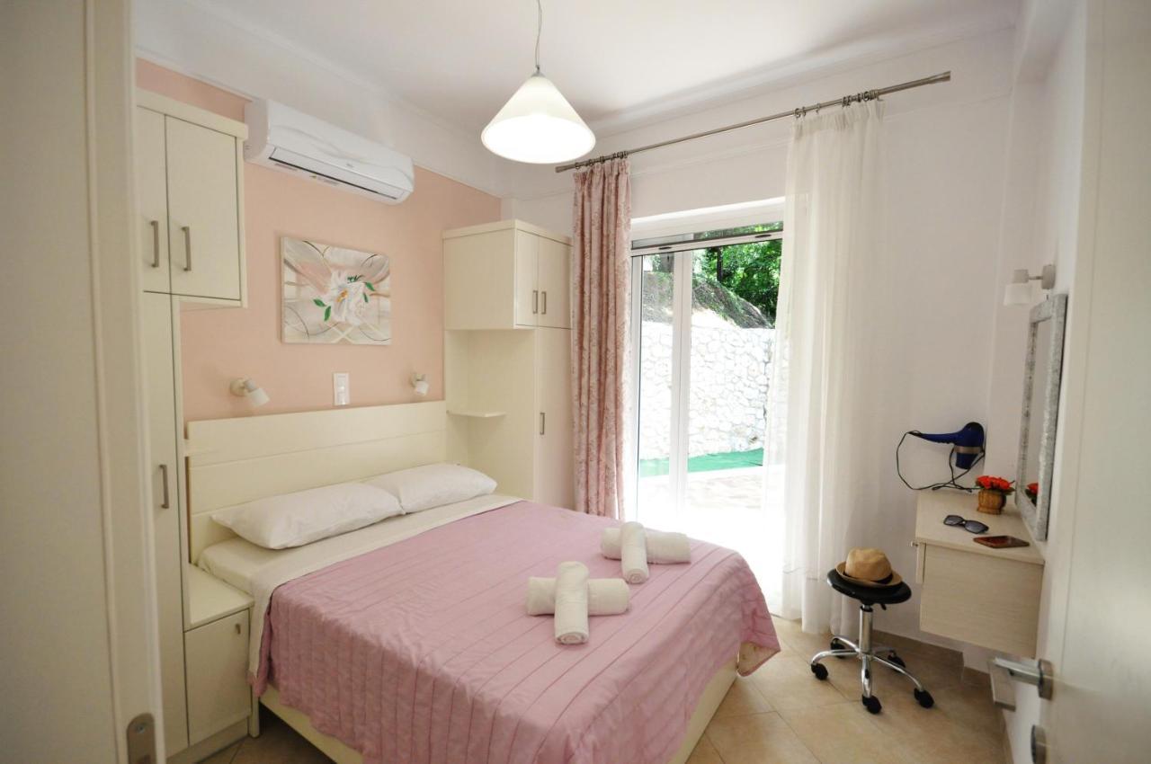 Dolphin Apartments 帕莱欧卡斯提撒 外观 照片