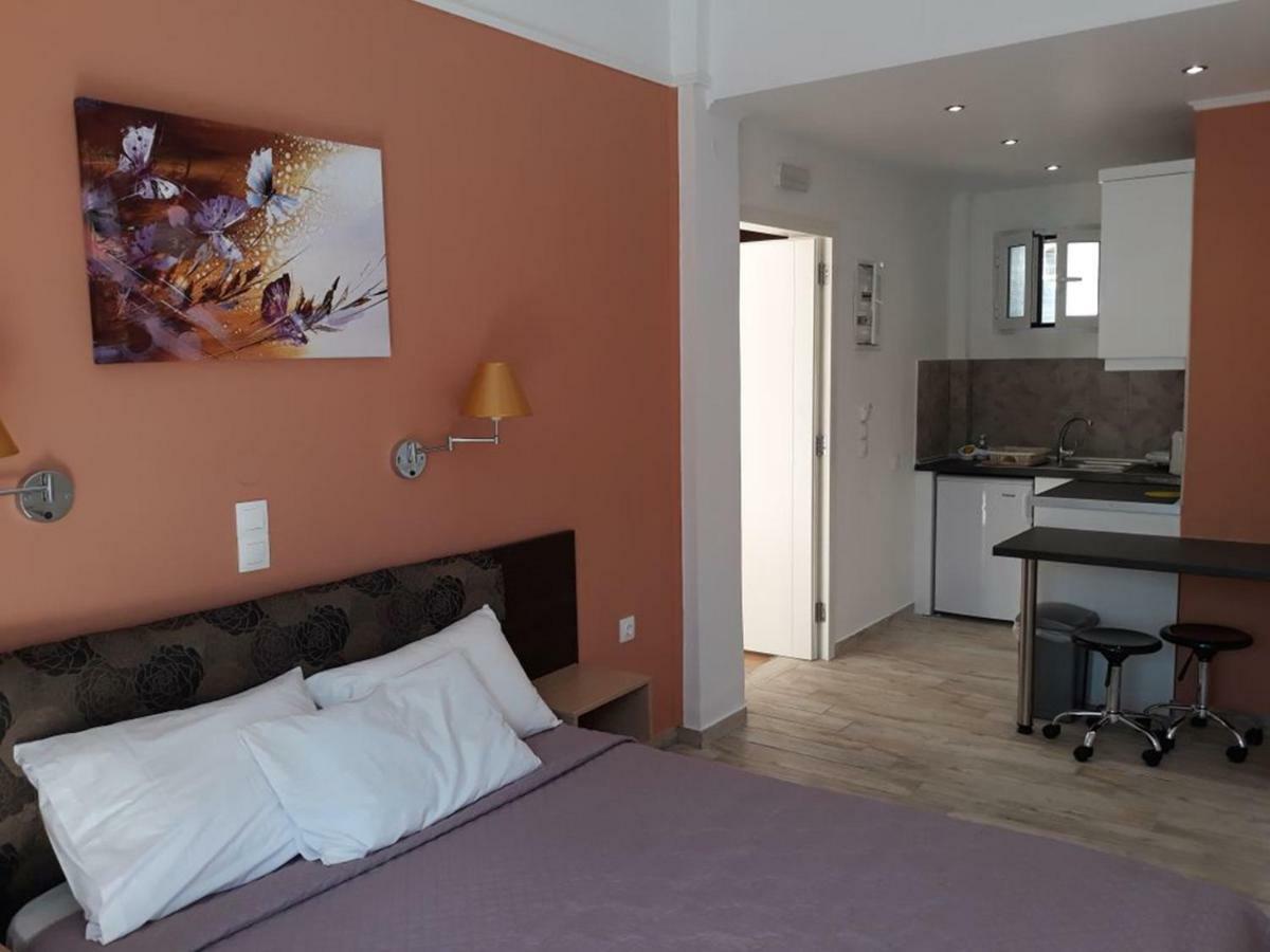 Dolphin Apartments 帕莱欧卡斯提撒 外观 照片